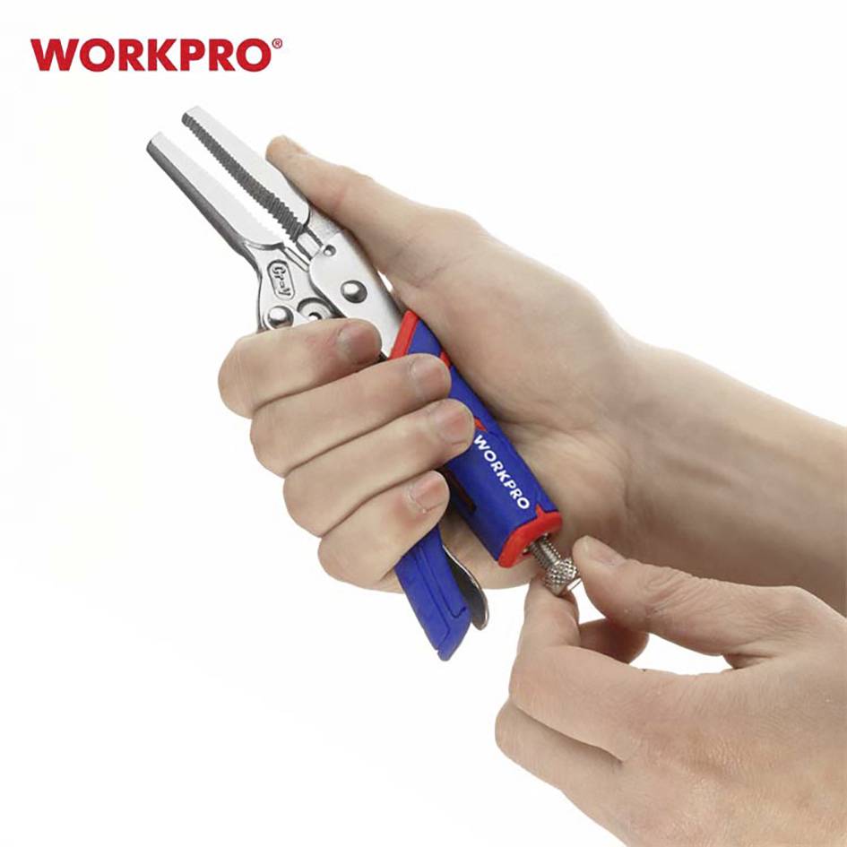 Eine Hand hält eine WORKPRO-Zange, während die andere Hand eine Schraube eindreht. 작동 상태를 나타냅니다.