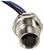 Stecker mit Metallgehäuse und vier Steckplätzen; daran befestigt sind rote, blaue und schwarze Drähte.
