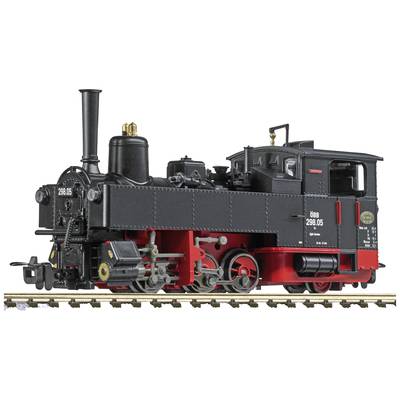Eine schwarze Dampflokomotive im Modellmaßstab mit roten Akzenten steht auf Gleisen. Sie zeigt feine Details und historische Merkmale.