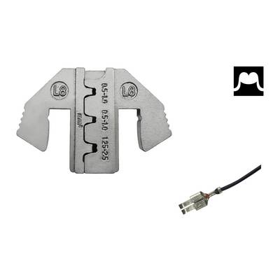 Ein Metallwerkzeug zur Kabelverbindung mit markierter Skala und einem auf die Seite gedruckten Logo. Daneben ein Anschlusskabel.