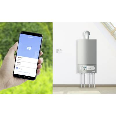 Links ein Smartphone mit geöffneter CO-Detektor-App. Rechts eine Gaskombitherme montiert an einer weißen Wand.