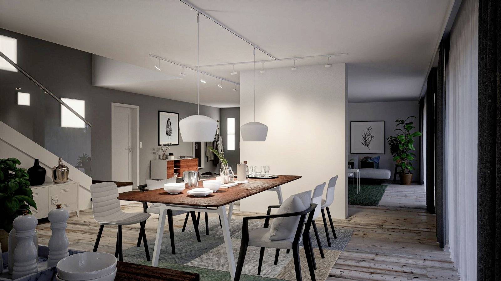 Esszimmer mit Holztisch, weißen Stühlen und modernen Lampen. Im Hintergrund Wohnzimmer mit Pflanzen und dekorativen Bildern.