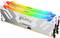 Zwei Kingston Fury Renegade DDR5-RAM-Module mit silbernem Kühlkörper und RGB-Beleuchtung oberhalb des Moduls.
