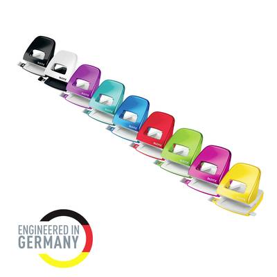 Mehrere Locher in verschiedenen Farben sind diagonal angeordnet. Unten links steht 'ENGINEERED IN GERMANY' neben einem Kreis in Schwarz, Rot und Gelb.