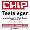 'CHIP Testsieger' zeigt den Gewinner eines Vergleichstests von 11 Wifi-7-Routern, Ausgabe 02/2025. Gewonnen hat die AVM Fritz!Box 5690 Pro.