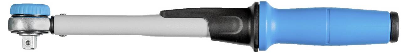 Ein blauer und silberner Ratschenschlüssel mit einem gepolsterten Griff, konzipiert für Steckschlüssel-Anbringung, von der Seite betrachtet.