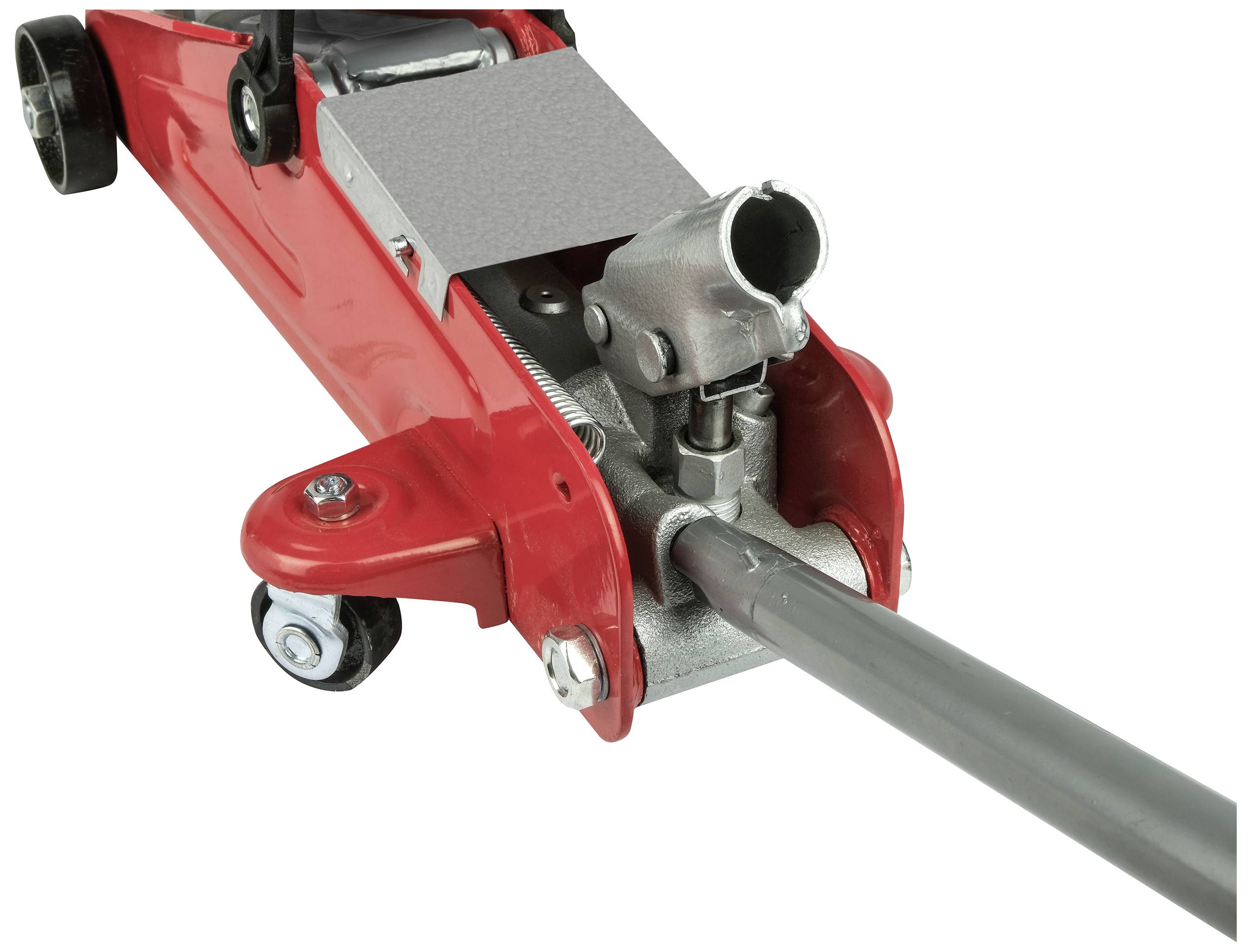 Roter Wagenheber mit Hebel in Nahaufnahme, zeigt die Metallstruktur und Räder.