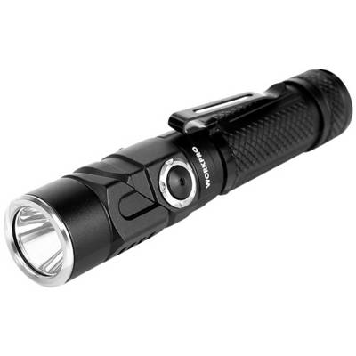 Eine schwarze, kompakte Taschenlampe mit strukturierter Oberfläche und Clip, gekennzeichnet mit 'WORKPRO' auf der Seite.