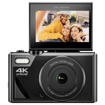 Digitalkamera mit aufgeklapptem Display, das drei lächelnde Personen im Freien zeigt. Kamera hat 4K Ultra HD-Funktion.