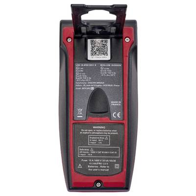 Handgerät mit rotem Rand und schwarzem Gehäuse, mit QR-Code oben und mehreren Sicherheits- sowie Gebrauchshinweisen auf der Rückseite.