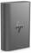 Graue Powerbank mit 'HP'-Logo und Angabe '65W' auf der Vorderseite. Schlichtes, modernes Design.
