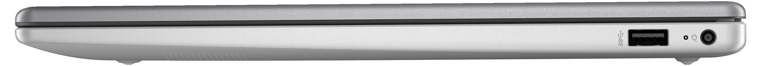 Ein geschlossenes, silberfarbenes Laptop von der Seite gesehen. Es zeigt einen USB-Anschluss und einen Kopfhöreranschluss rechts.