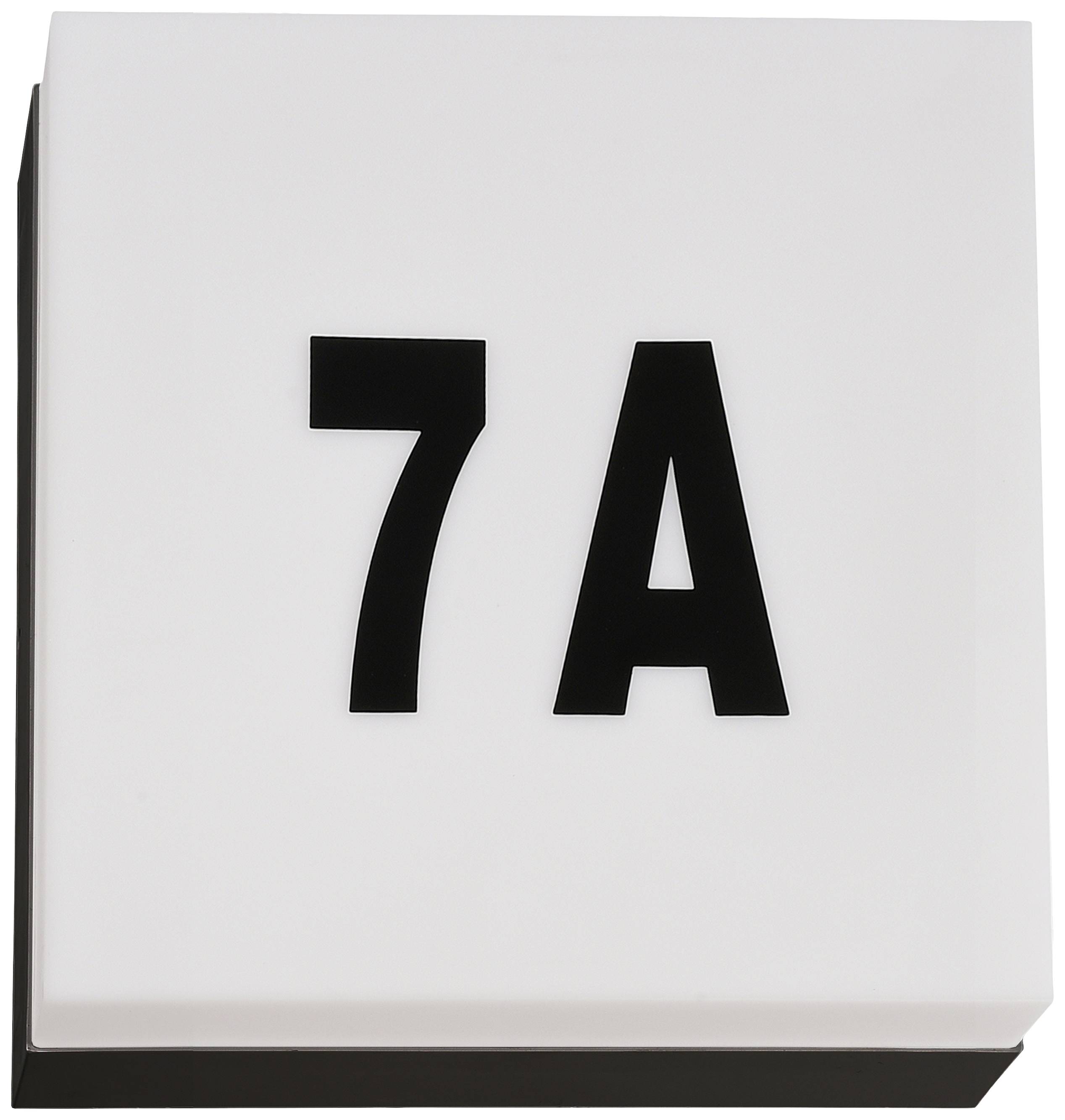Das Bild zeigt ein Schild mit der Aufschrift '7A' in schwarzen Buchstaben auf weißem Hintergrund.