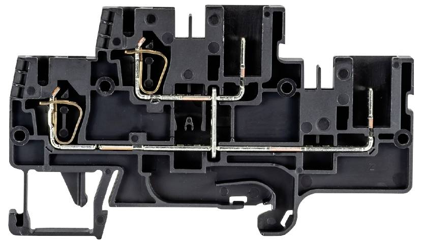 Ein schwarzer, rechteckiger elektrischer Anschlussblock mit sichtbaren Metallkontakten und Leitungen in einem Kunststoffgehäuse.