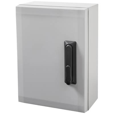 Metallschrank mit schwarzem Handgriff vor weißem Hintergrund.