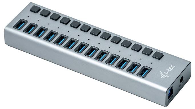 Ein silberner USB-Hub mit 16 USB 3.0-Anschlüssen und einem Netzteilanschluss, geeignet zum gleichzeitigen Anschluss mehrerer Geräte.