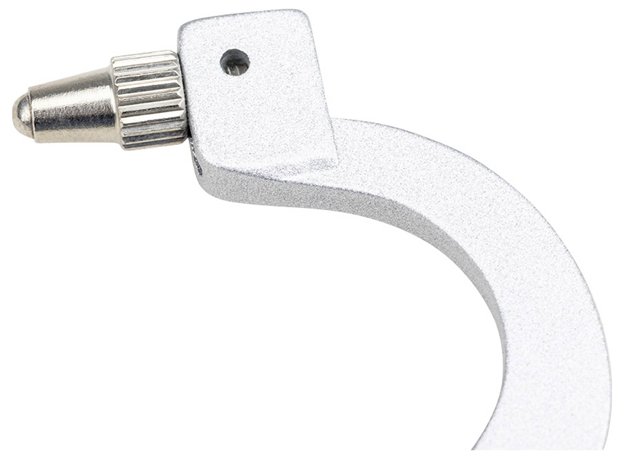 Metallisches Mikrometerwerkzeug mit Messspindel, verwendet für präzise Längenmessungen in Technik und Handwerk.