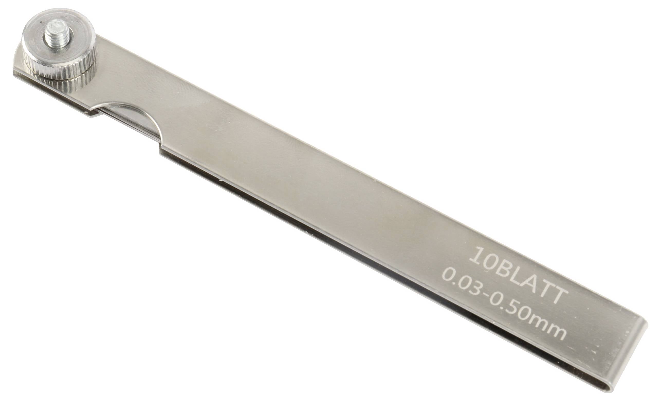 Metallischer Fühllehre mit 10 Blatt, Skala von 0,03 bis 0,50 mm, verwendet für präzises Messen von Spalten und Abständen in der Mechanik.