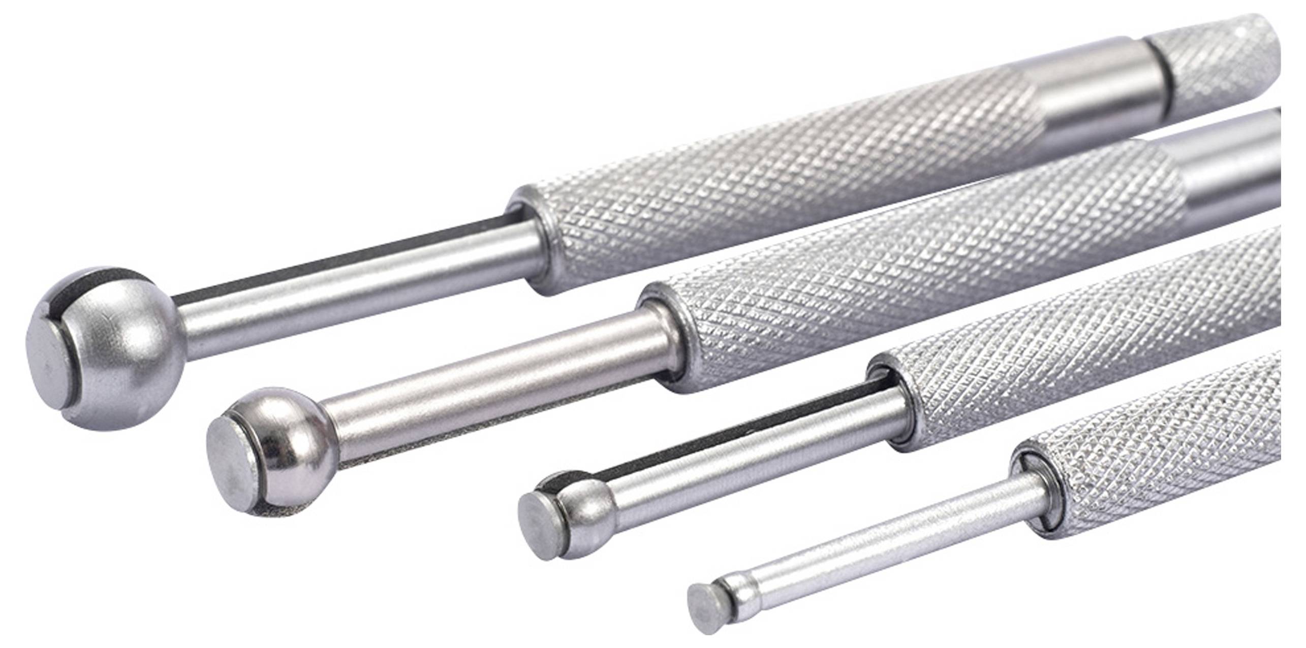 Vier Präzisions-Teleskop-Innenmessgeräte aus Metall mit gerändelten Griffen und kugelförmigen Enden, in verschiedenen Größen.