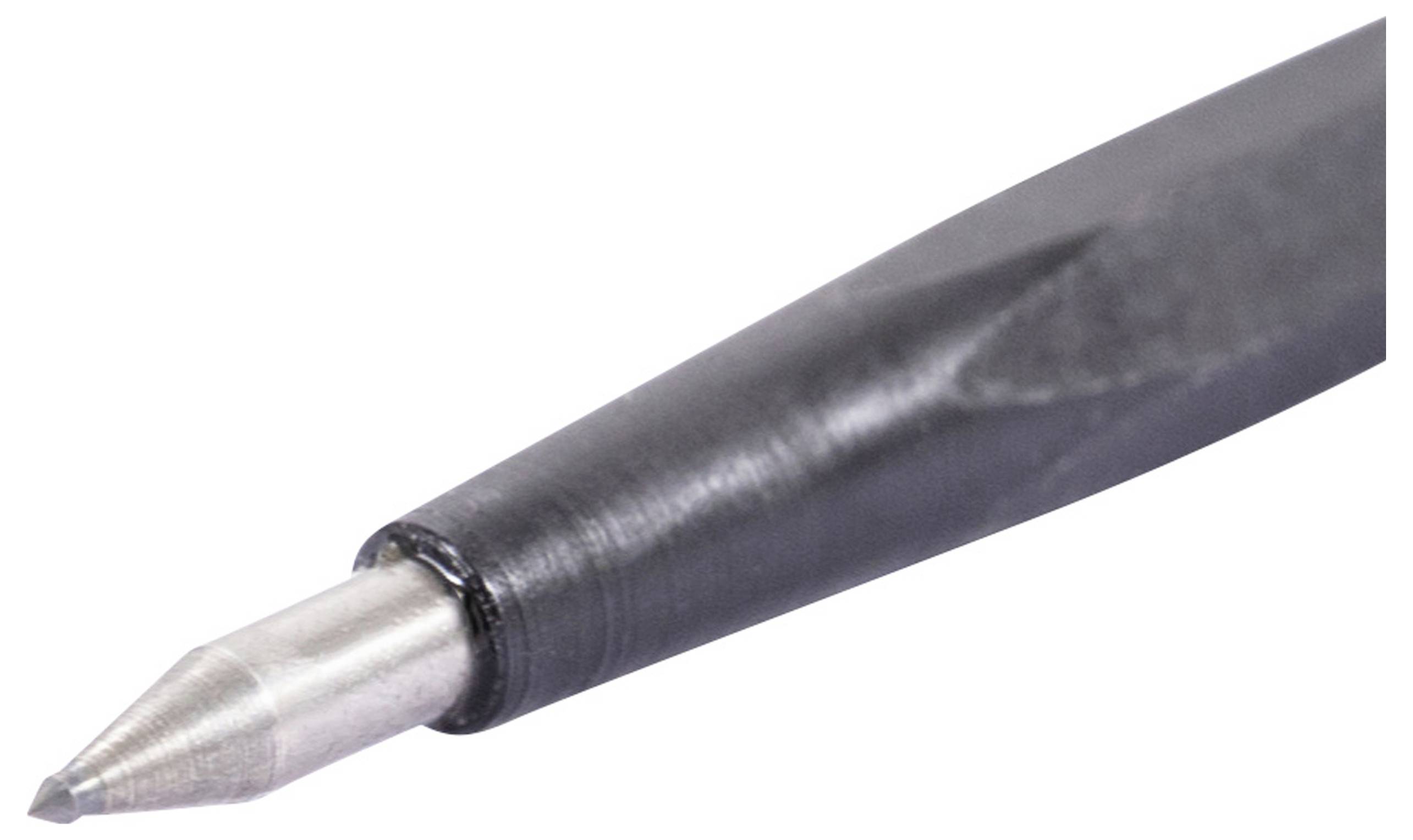 Nahaufnahme einer schwarzen Kugelschreiberspitze auf weißem Hintergrund.