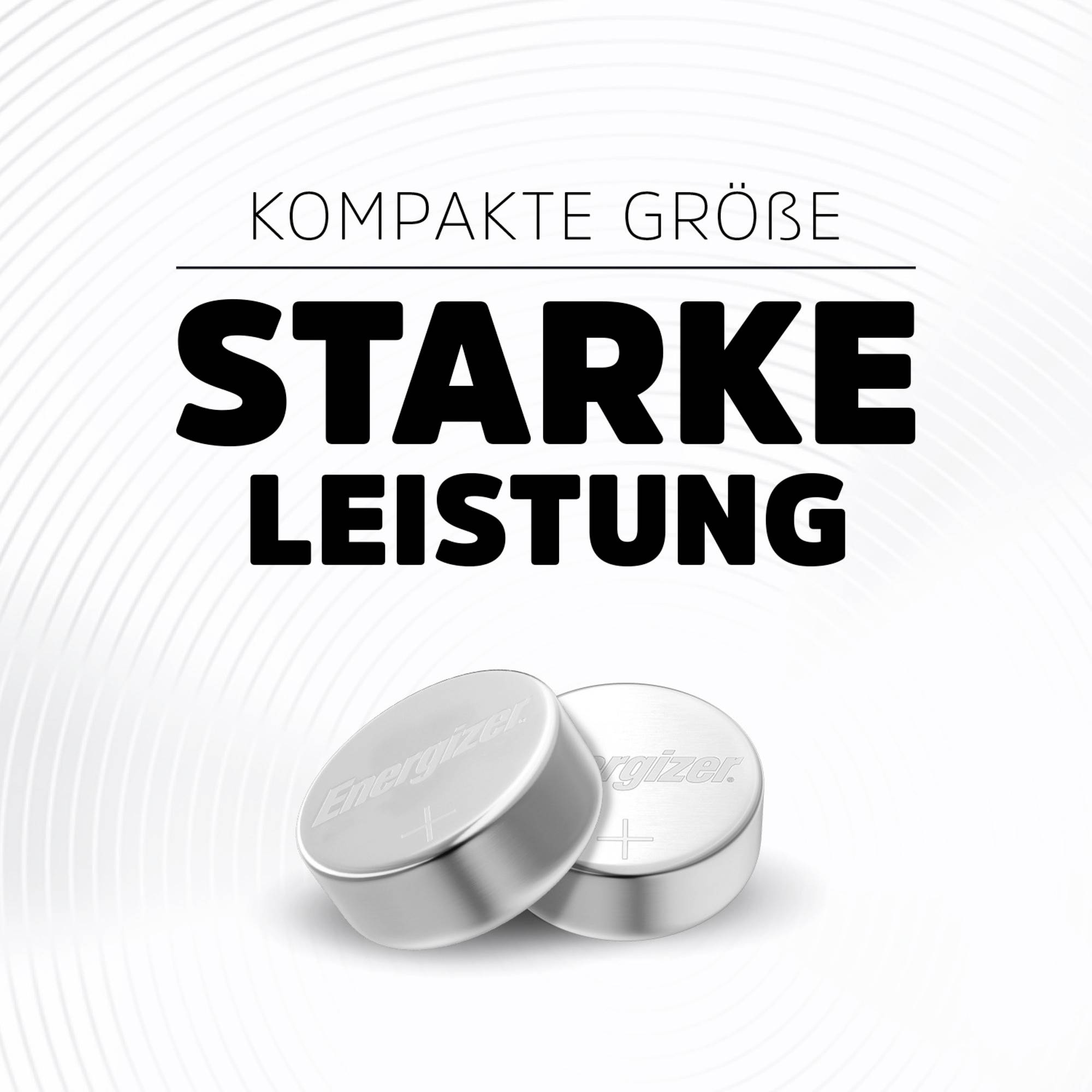 Kompakte Silberbatterien mit Aufschrift 'Energizer', darüber Text: 'Kompakte Größe, starke Leistung'. Abstrakte Hintergrundlinien.