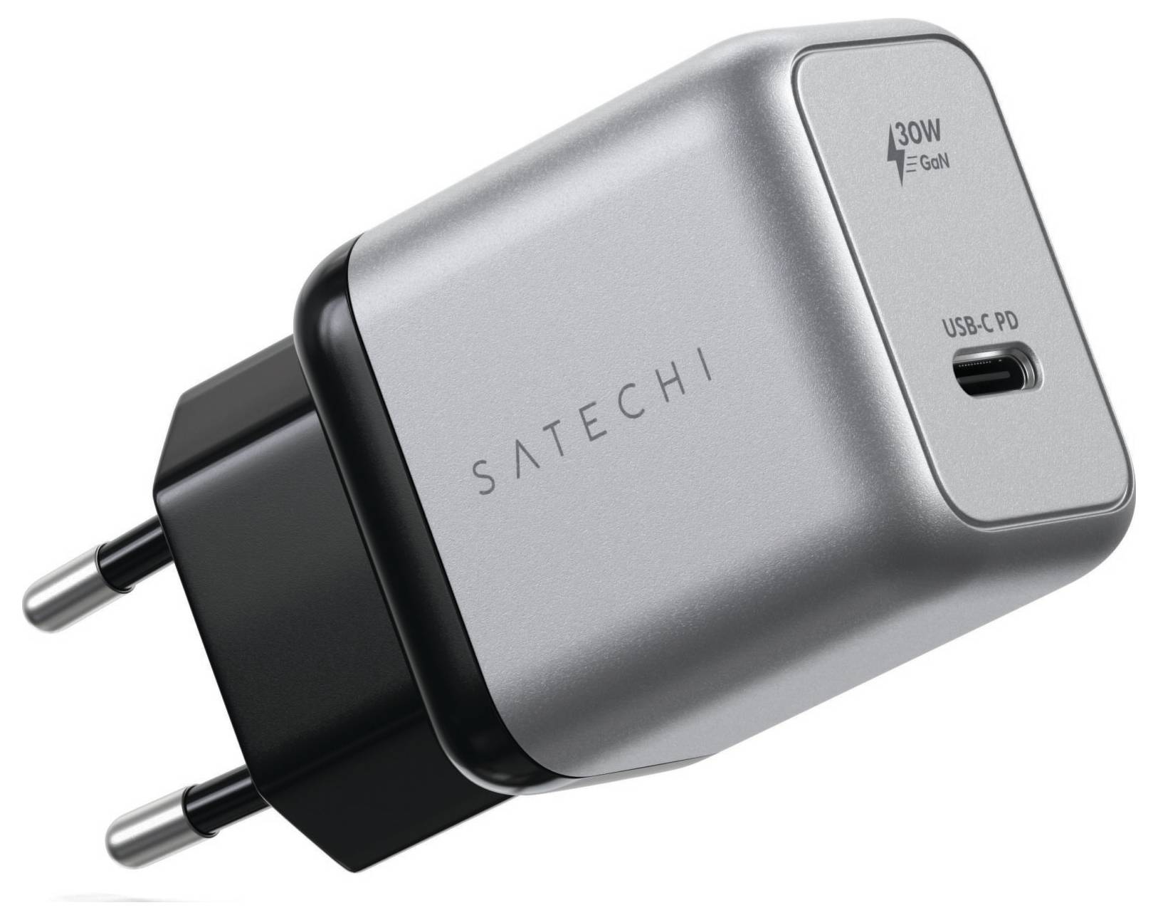 Ein silbernes USB-C PD Schnellladegerät von Satechi mit 30W Leistung und zwei Eurosteckerstiften, geeignet für effizientes Laden.