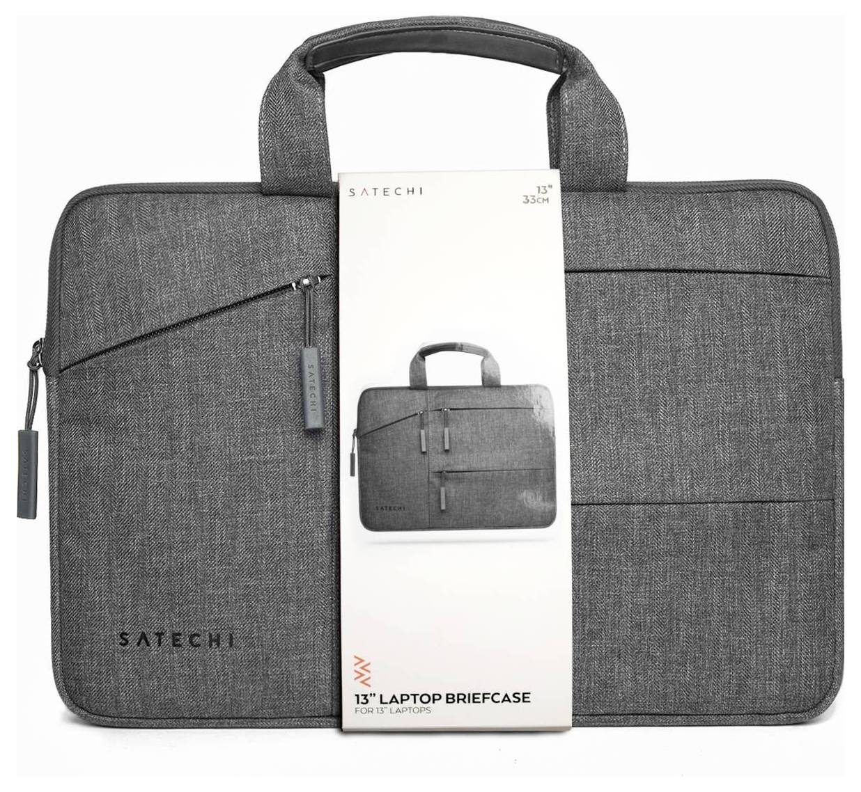 Eine graue Laptoptasche der Marke Satechi mit Griffen und Reißverschlussfächern; Produktetikett zeigt '13" Laptop Briefcase'.