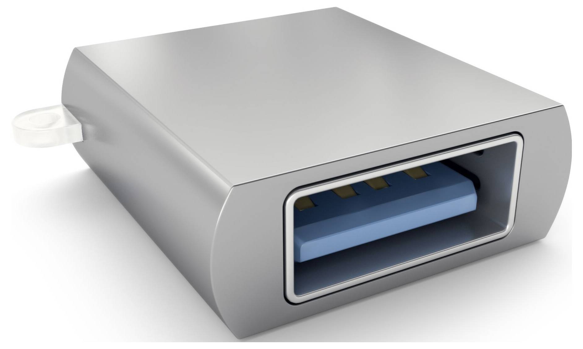 Ein silberner USB-Anschlussadapter mit einem blau hinterlegten Steckplatz, der für den Anschluss eines USB-Kabels bereit ist.