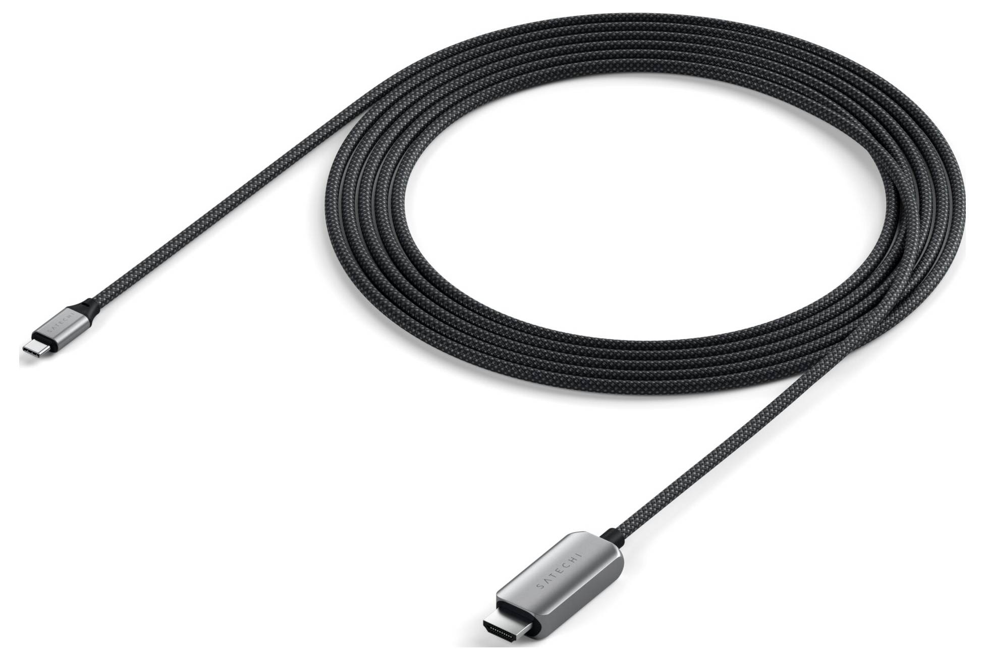 Ein schwarzes USB-C-auf-USB-C-Kabel mit Stoffummantelung und silbernen Steckergehäusen liegt in einer kreisförmigen Schleife.