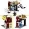 'LEGO-Set mit Superhelden und Polizist vor Mini-Markt und einem Polizeiauto. Konstruktionsdetails und Spielszene dargestellt.'