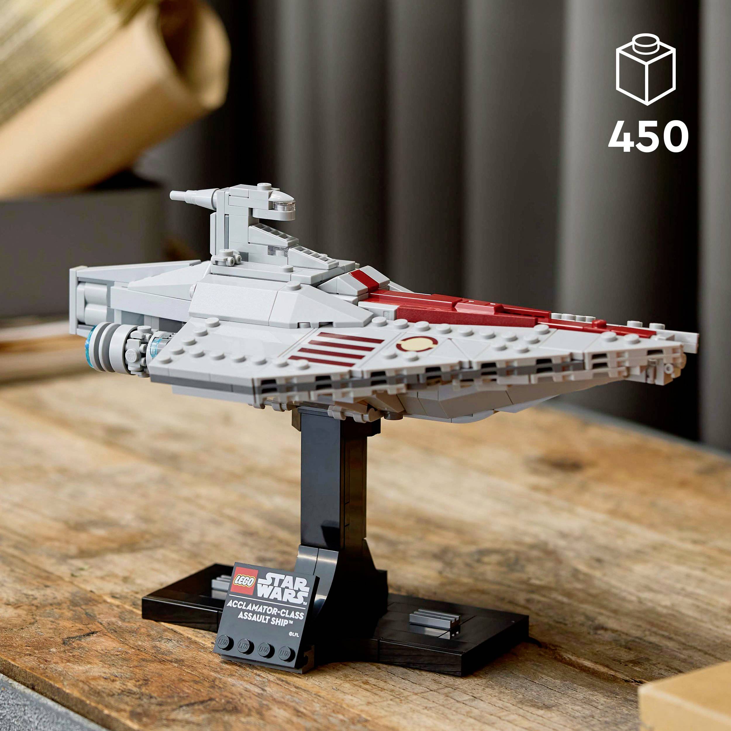 Ein Lego-Modell eines 'Star Wars' Venator-Raumschiffs auf einem Tisch. Oben rechts ist ein Würfel-Symbol mit der Zahl 450.