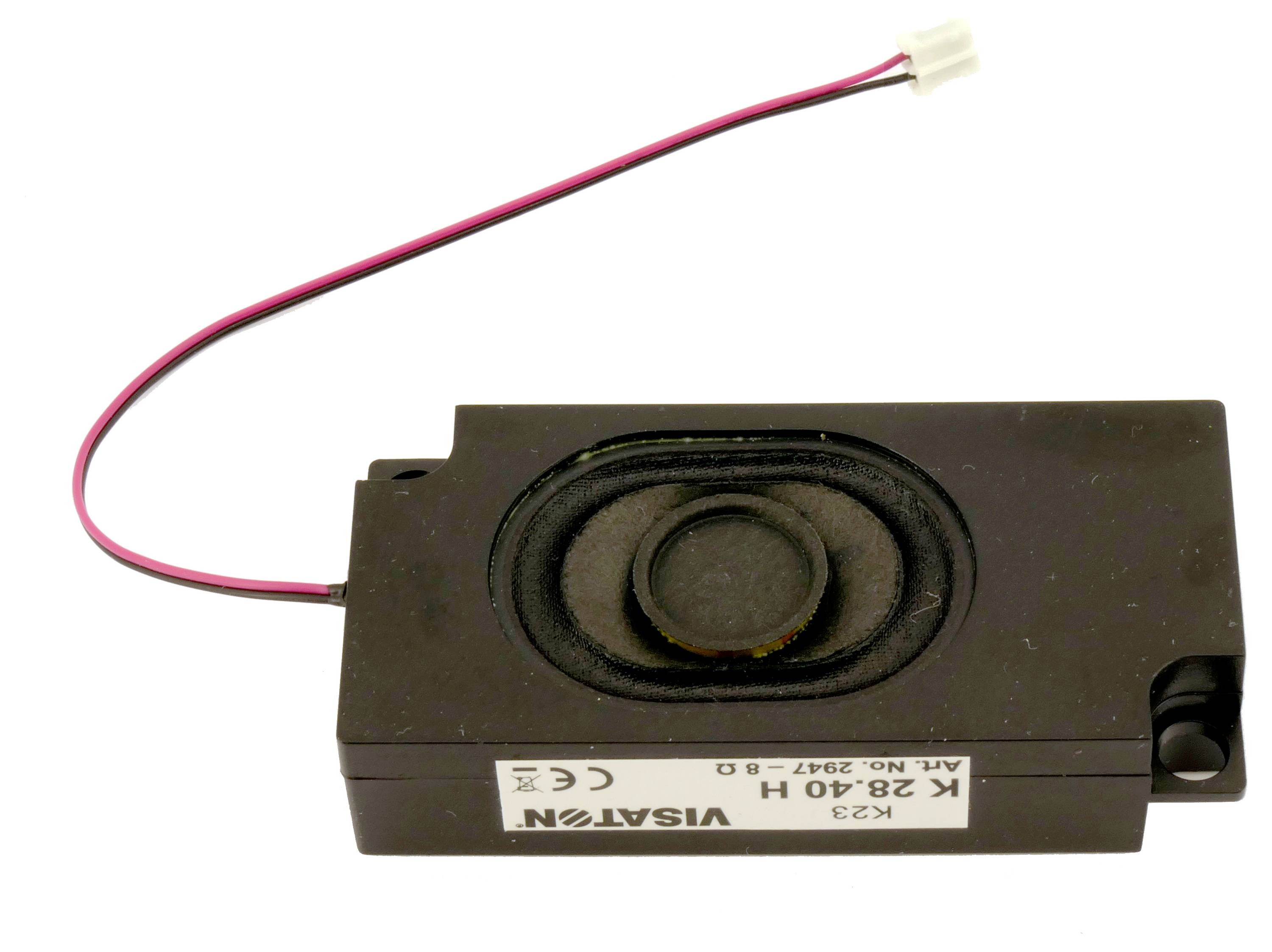 'Kleiner, rechteckiger Lautsprecher mit Kabel und Stecker. Beschriftet mit Modellnummer und CE-Symbol.'