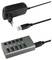 Ein USB-Hub mit Netzteil, drei schwarzen USB-Anschlüssen und zwei blauen USB-Anschlüssen; geeignet für mehrere Geräteanschlüsse.