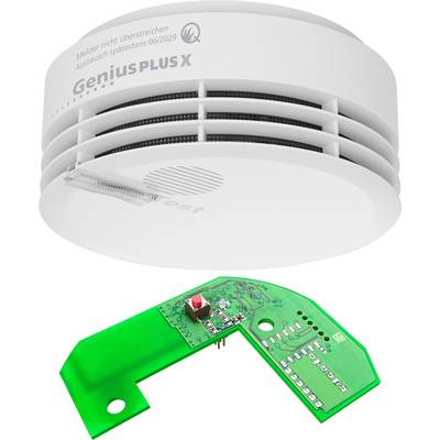 Ein weißer Rauchmelder mit der Aufschrift "Genius Plus X" und einer grünen Leiterplatte darunter, die seine elektronischen Komponenten zeigt.