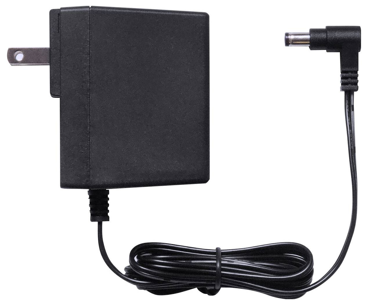 Schwarzes Netzteil mit rechteckigem Gehäuse, Steckern und Kabel mit Winkelstecker. Geeignet für elektronische Geräte.