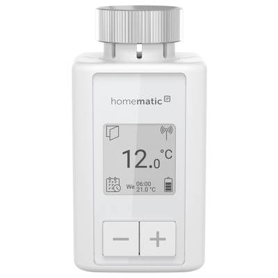 Ein Heizkörperthermostat mit digitalem Display zeigt 12 Grad Celsius an. Weitere Symbole für Verbindungsstatus und Zeitplan sind sichtbar.