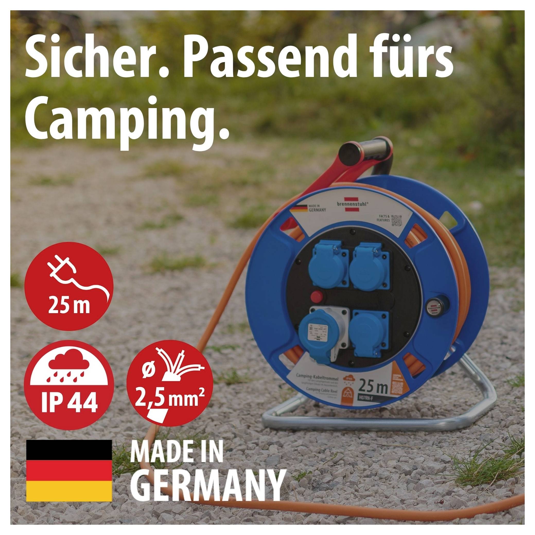 Camping-Kabeltrommel mit vier Steckdosen; Aufdruck 'Sicher. Passend fürs Camping.', 25 m, IP44, 2,5 mm², 'MADE IN GERMANY' und Deutschlandflagge.