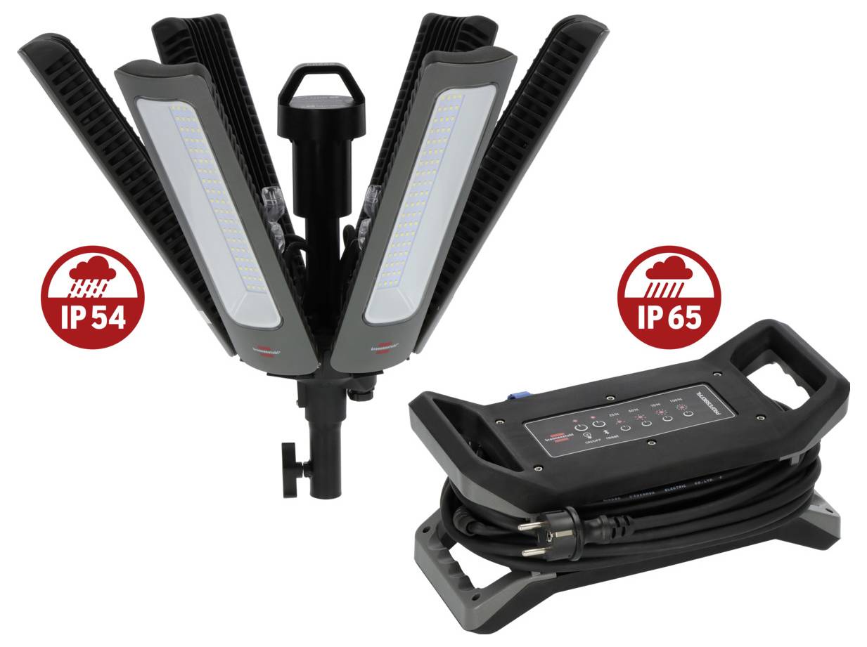 Zwei Ansichten einer schwarzen LED-Arbeitsleuchte: vier klappbare Leuchtpaneele auf einem Ständer und eine tragbare Einheit mit Griff und Stromkabel, gekennzeichnet mit IP54 und IP65.
