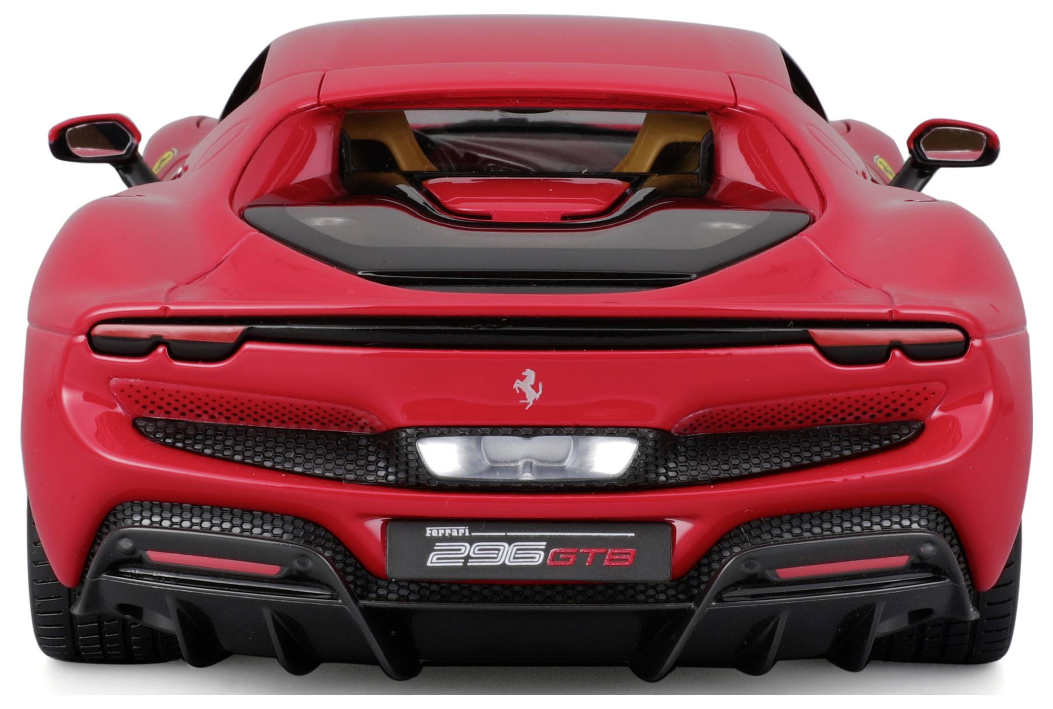 Roter Sportwagen, Heckansicht. Markantes Design mit aerodynamischen Linien und zentralem Logo. Duale runde Auspuffrohre sichtbar.