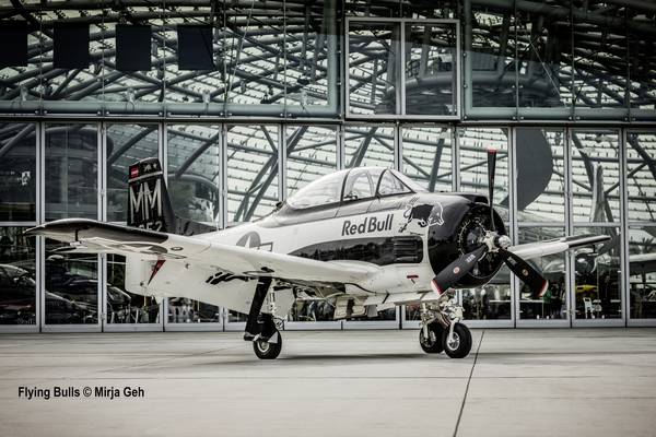Revell 05635 Flying Bulls T-28B Trojan Flugmodell Bausatz 1:48