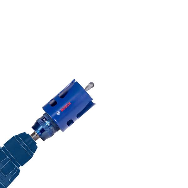 Akkubohrmaschine mit Lochsägenaufsatz von Bosch, hauptsächlich in Blau, zum präzisen Schneiden von Löchern in verschiedene Materialien geeignet.