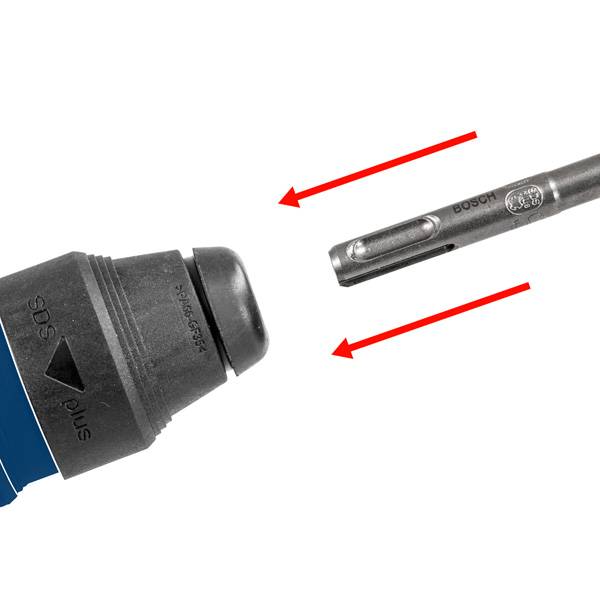 Nahaufnahme eines Bohrfutters und eines Bohrers mit SDS-Aufsatz. Rote Pfeile zeigen auf den Befestigungsmechanismus des Bohrers.