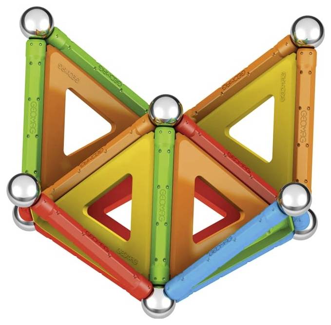 Dreieckige und runde Magnetbausteine sind zu einer symmetrischen, schmetterlingsähnlichen Form angeordnet, in bunten Farben.