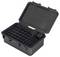 Schwarzer Koffer mit offenem Deckel, zeigt mehrere runde Aussparungen im Inneren, geeignet zur sicheren Aufbewahrung kleiner Gegenstände.