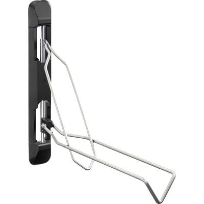 Ein Fahrradhalter aus schwarzem Kunststoff und silbernem Metall, der an der Wand montiert ist, um Fahrräder vertikal zu lagern.