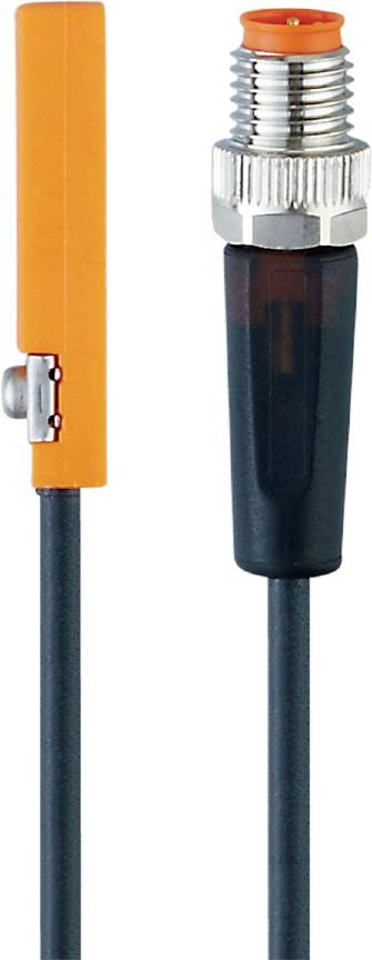 Ein orangefarbener Stecker mit Metallklammern neben einem schwarzen Stecker, beide aufrecht stehend.