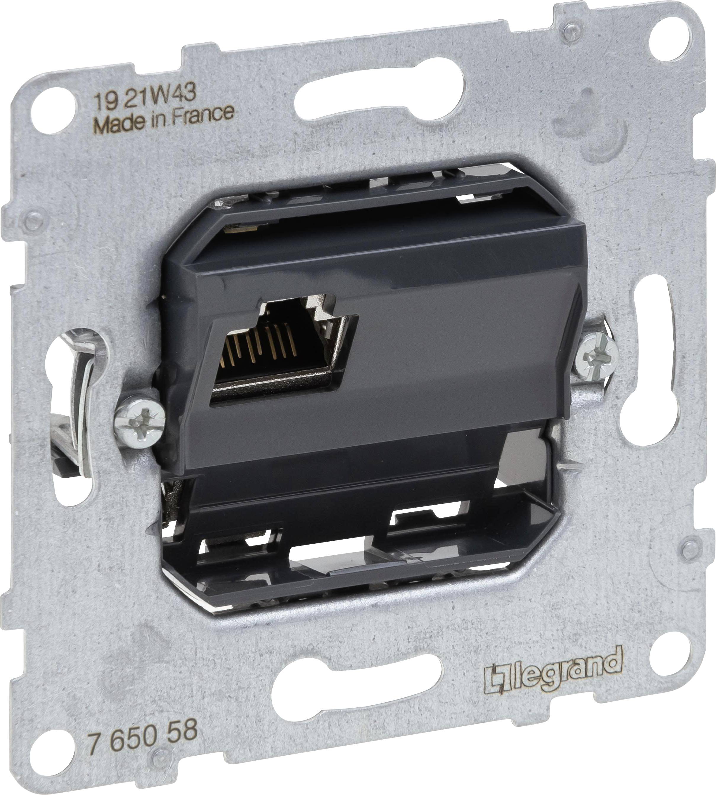 Ein Ethernet-Wandsteckdoseinsatz mit RJ45-Anschluss aus Metall, hergestellt in Frankreich. Marke 'Legrand'.