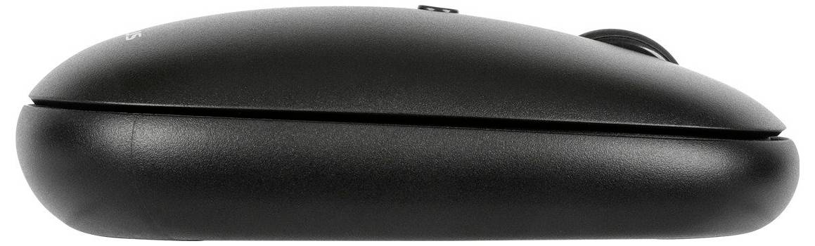 Schwarze Computermaus in seitlicher Ansicht auf weißem Hintergrund.