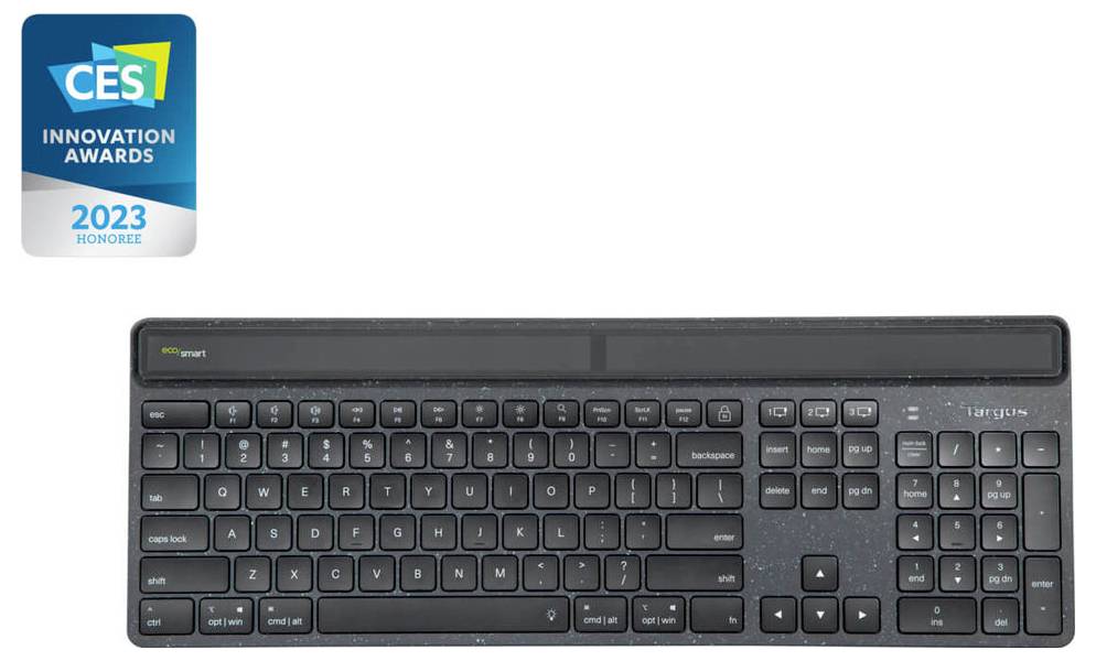 Targus EcoSmart-Tastatur mit CES Innovation Awards 2023 Auszeichnung in der Bildschirmecke; nachhaltiges Design hervorgehoben.