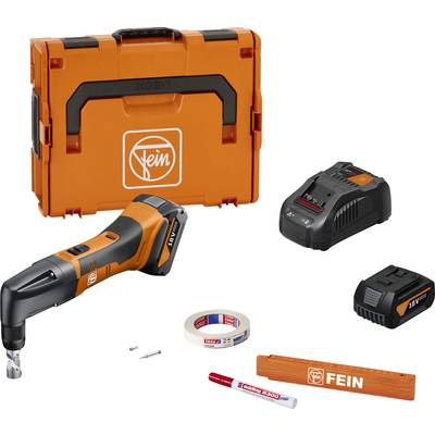 Multifunktionswerkzeug-Set mit orange-schwarzem Gerät, Akkus, Ladegerät und Zubehör. Im Hintergrund ein orangefarbener Koffer.